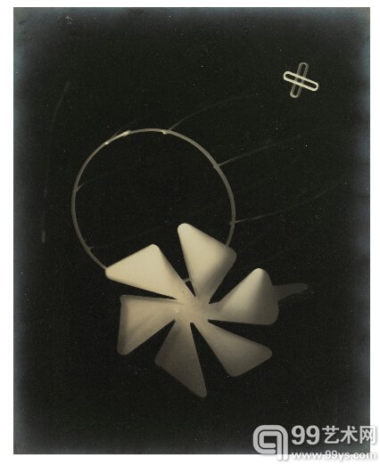 《PHOTOGRAM WITH PINWHEEL AND OTHER SHAPES》，成交价77.3万美元